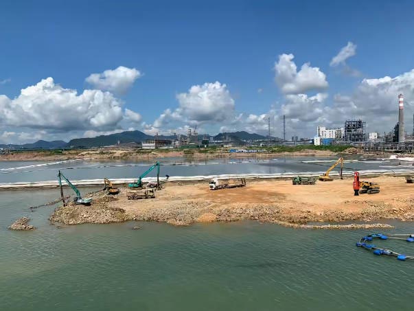 高速液壓夯實(shí)機(jī)廠家與中交四航局開展學(xué)習(xí)交流實(shí)踐活動