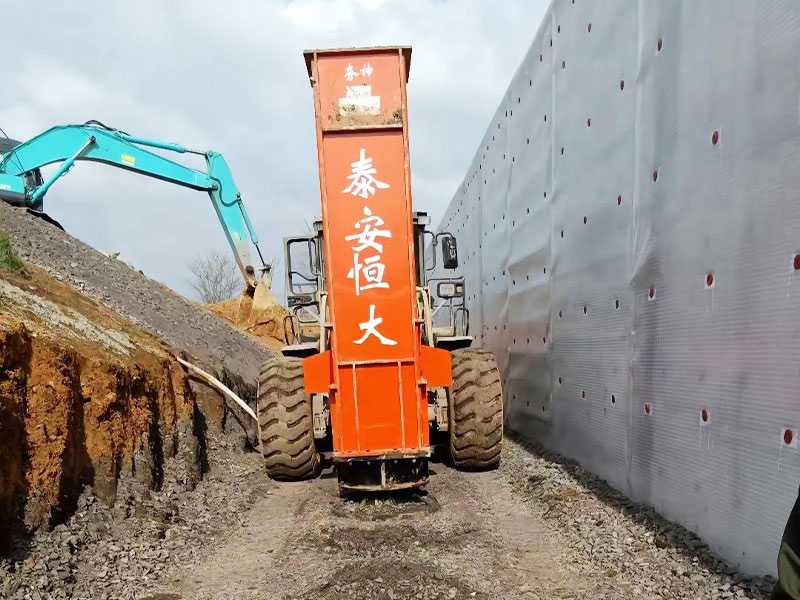 液壓沖擊夯實機(jī) 液壓沖擊夯實機(jī)